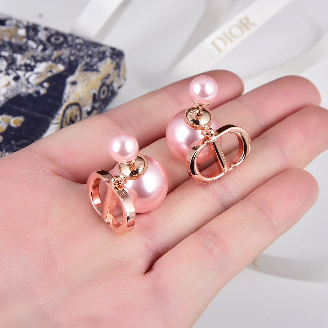 Noble Tribales Pearl Earrings