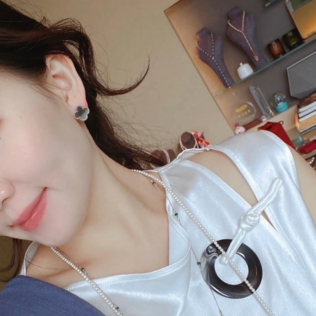 Noble Vintage Alhambra Grey Earrings