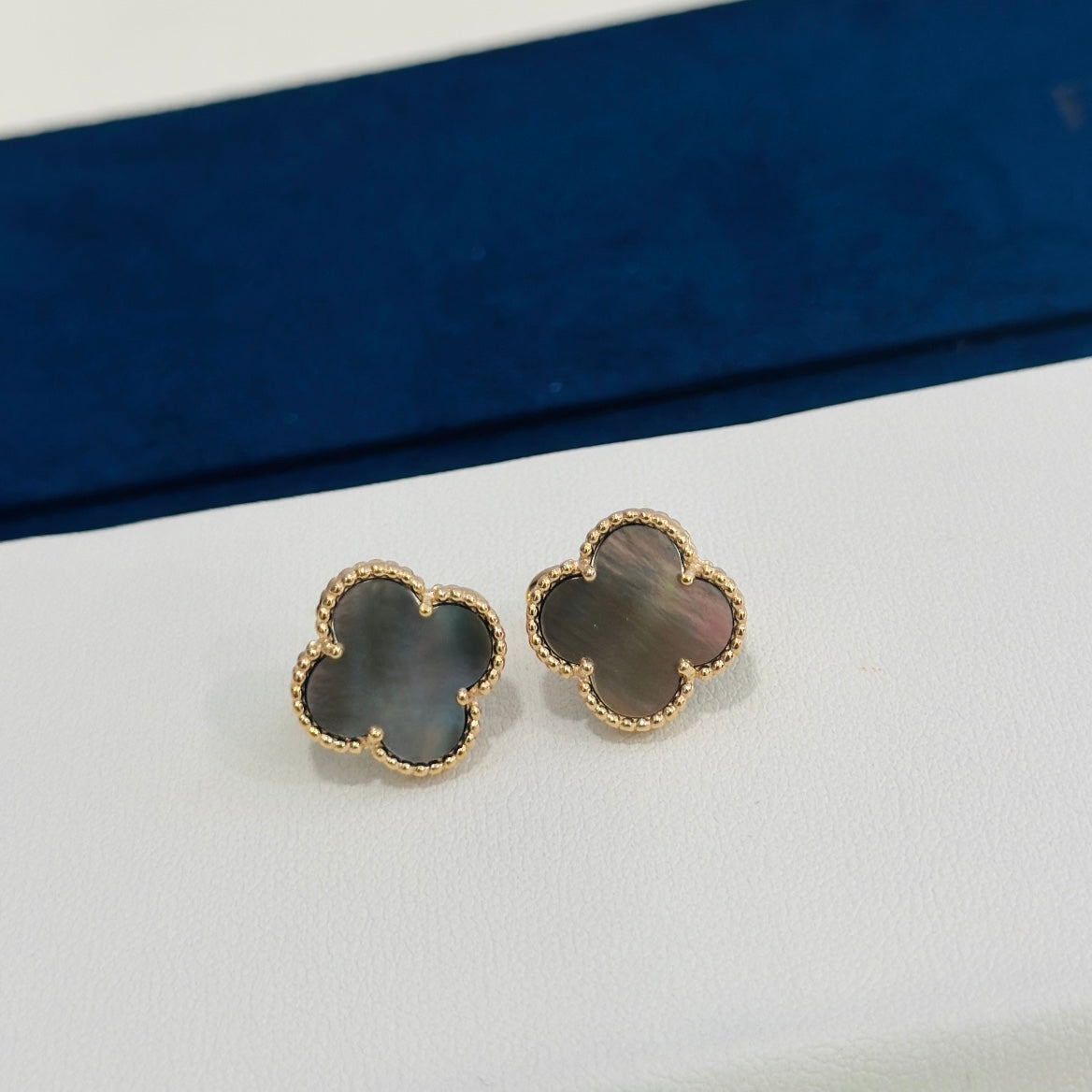 Noble Vintage Alhambra Grey Earrings