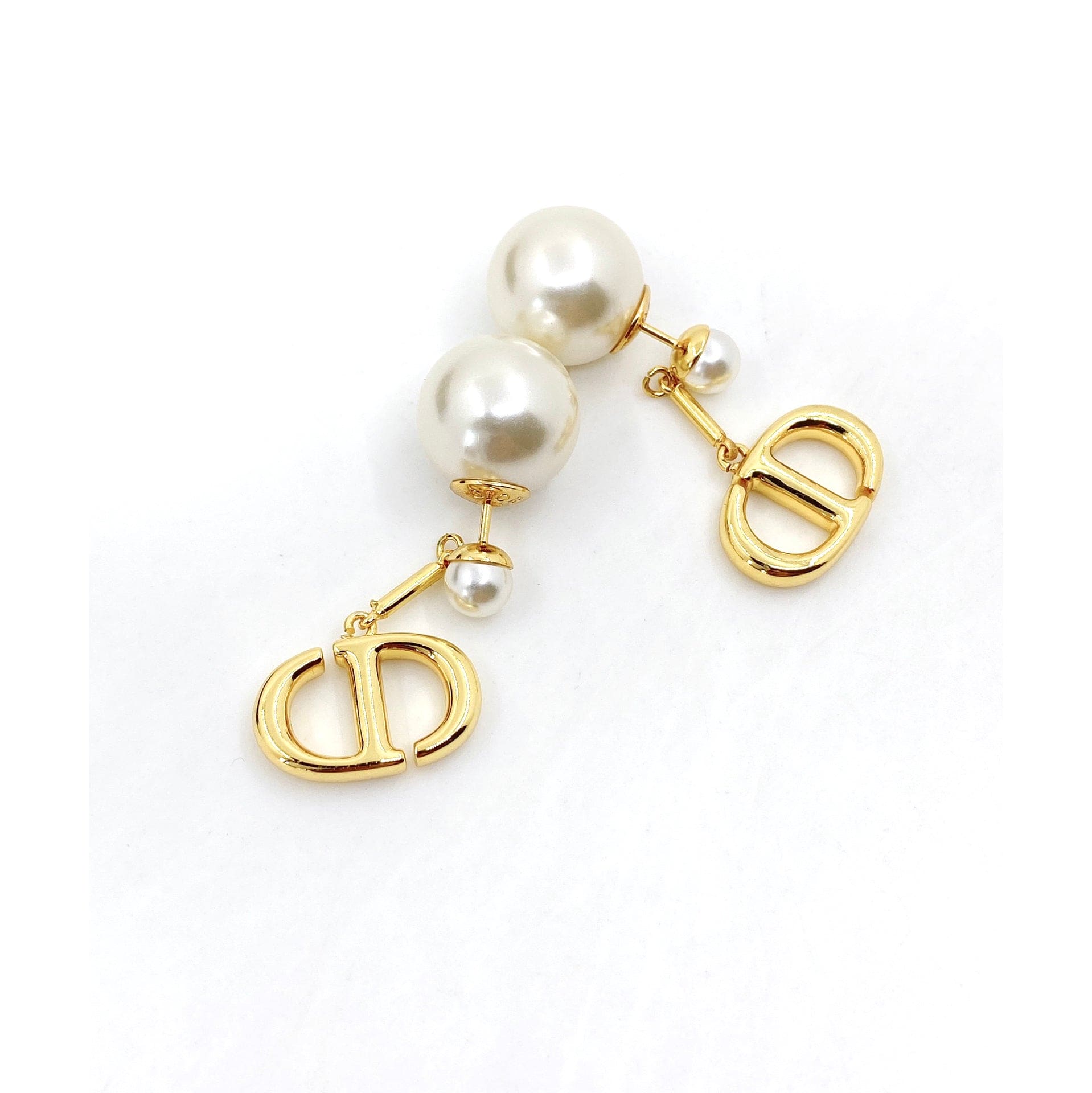 Noble Tribales Pearl Earrings