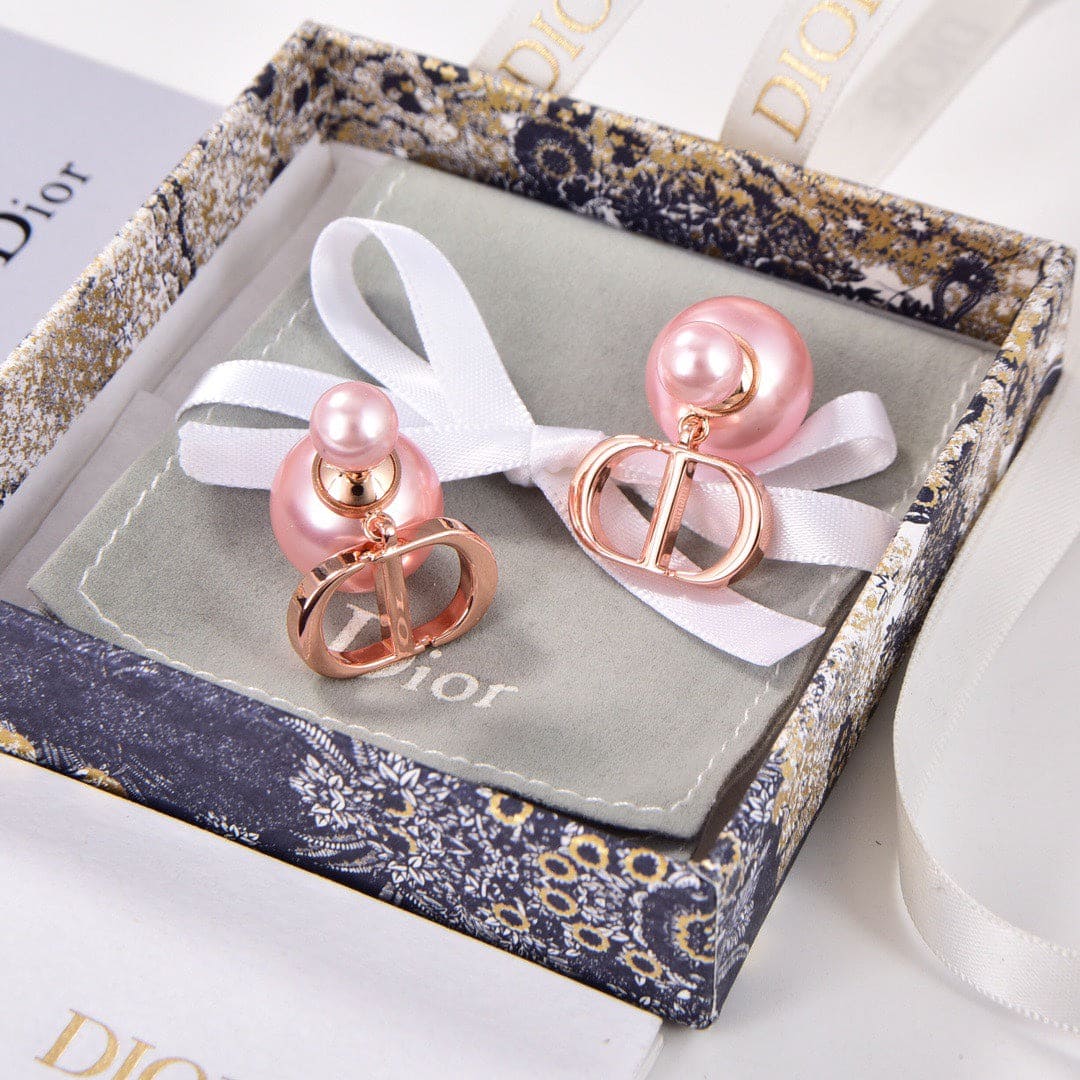 Noble Tribales Pearl Earrings