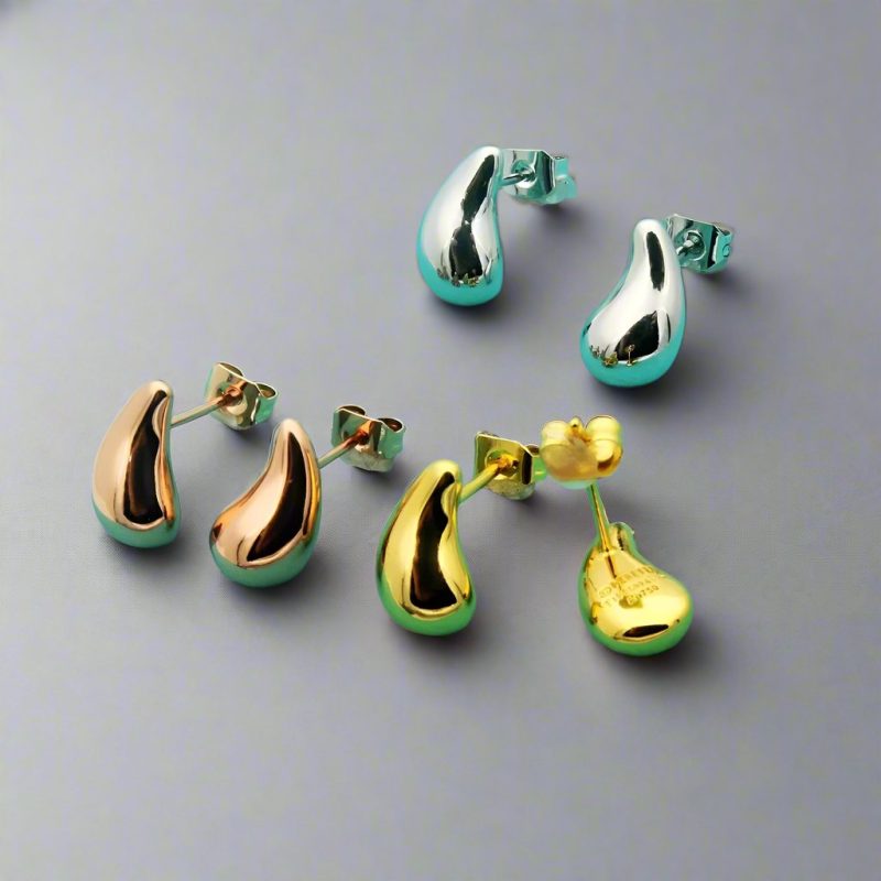 Noble T Horn Earrings