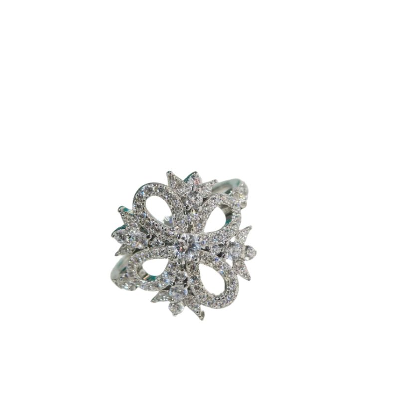 Noble T Vinatge Flower Ring